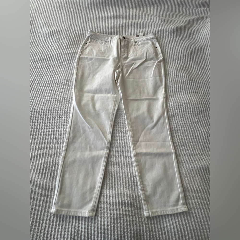 Chico’s Skinny Ankle Women's White Jeans Size 3R US Women Size 16R New